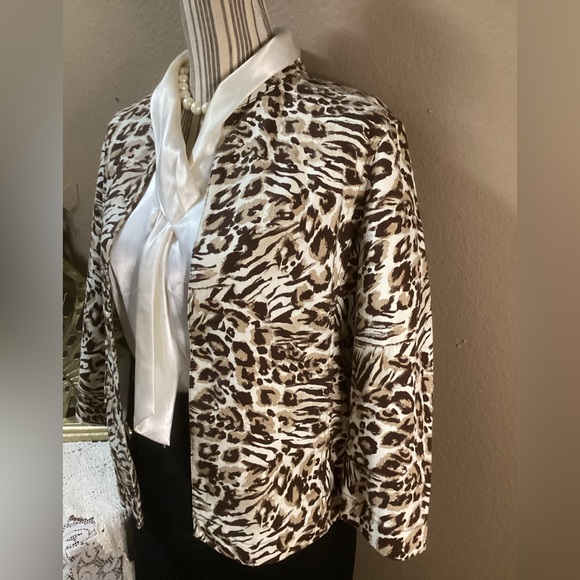 Chico's Brown and White Leopard Print Blazer Relaxed Fit - Picture 2 of 10
